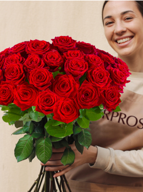 30 rode rozen - Red Naomi