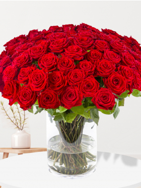 50 rode rozen - Red Naomi
